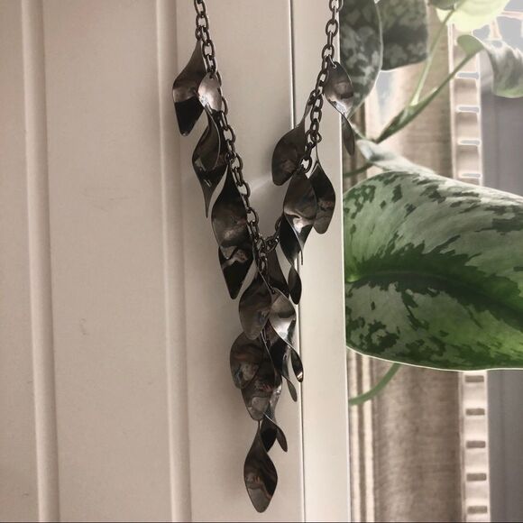 Gun metal gray dangle silver chain Necklace - Picture 5 of 8